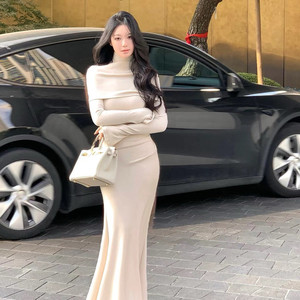 [Favorite] DR214 Step Into a World of Luxury with This Dress a Symphony of Softness Craftsmanship for Your Grandest Occasions - Product Image 2