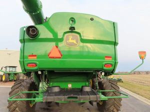 รถเกี่ยวข้าวโพด กระเทียม และข้าวสาลี ยี่ห้อ John Deere รุ่น S780 สภาพดีเยี่ยม นำเข้าจากอเมริกา - Product Image 5