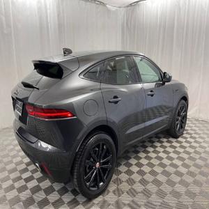 Jaguar E-PACE en PARFAIT ÉTAT - Product Image 2