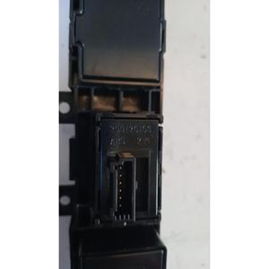 Panel de Botones Delantero Derecho para KIA Carens Serie (13>18) 299128768 D4FD - Product Image 5