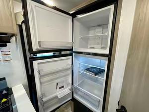 Remolque de caravana plegable y desplegable para una instalación rápida - Product Image 2