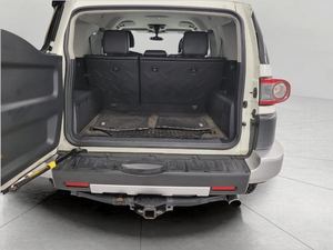 Arrivée en grande beauté! Véhicule personnel d'occasion Toyota FJ Cruiser 4x4 4L SUV 2013 - Product Image 6