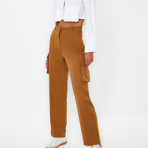 กางเกงคาร์โก้ของผู้หญิงเอวต่ำแบบปิดเปิดด้านหน้าเรียบสวมใส่สบายสีตามสั่ง - Product Image 2