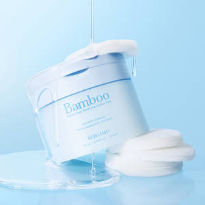 BERGAMO Bamboo Penta Hyal Soothing Cooler Pad 180ml / 70 toallitas refrescantes - Product Image 1