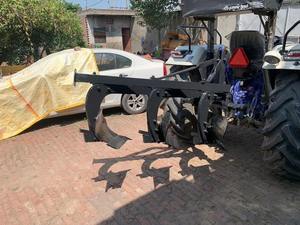 Machine à labourer agricole de qualité supérieure pour le retournement du sol et la préparation des terres montée sur tracteur, disponible pour la livraison mondiale - Product Image 4