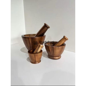 Mortier et pilon Okhli en bois par Tradebyd Broyeur d'épices traditionnel pour cuisines biologiques - Product Image 1