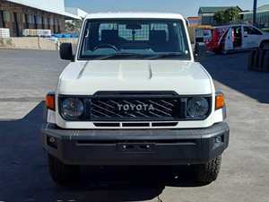 <span class=keywords><strong>Toyota</strong></span> Land Cruiser 79 Pick-up <span class=keywords><strong>Simple</strong></span> Cabin 2.8L Automático 2024 Usado Limpio, Listo para Enviar - Product Image 4