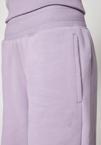 Qualité supérieure Prix bas Vêtements de sport pour femme Survêtement OEM Ensembles deux pièces pour femme taille adulte coupe ajustée - Product Image 4