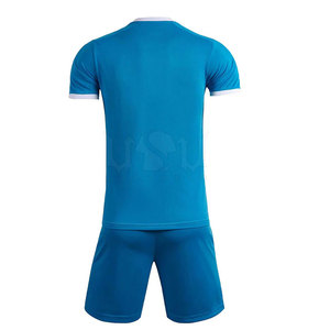 Tenue de football personnalisée de haute qualité pour équipe, légère, à manches courtes, durable, 100 % polyester, avec design personnalisé et service OEM - Product Image 2