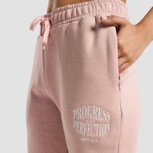 Pantalones Deportivos Empower Pink Regular para Mujer - Product Image 5