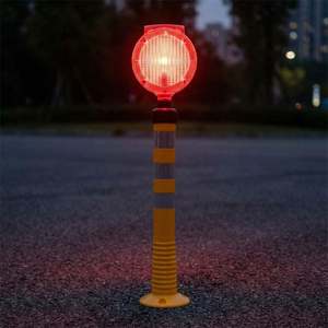 Ensemble de délimitateurs jaunes solaires avec clignotant rouge en ABS/PC, feux de signalisation routière pour la sécurité routière avec réflecteur blanc - Product Image 2