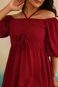 เดรสสั้นลำลองผู้หญิงแฟชั่นใหม่สีแดงล้วน ผ้าโพลีเอสเตอร์ ทรงเอ แขนสั้นแบบไม่มีสาย ดีไซน์หลวมใส่สบายสำหรับฤดูร้อน - Product Image 5