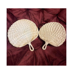 Éventail artisanal en bambou naturel en forme de cœur coloré Éventail en feuille de plam pour l'été 99GD du Vietnam - Product Image 1