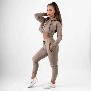 Sweat à capuche court léger OEM pour femmes décontracté Style de rue personnalisé anti-rides respirant sweat à capuche tricoté hiver - Product Image 1