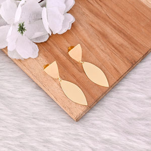 ต่างหูแบบติดหูทองเหลืองชุบทองสำหรับผู้หญิง งานแฮนด์เมด ดีไซน์เนอร์ คุณภาพสูง ต่างหูแบบเรียบ ชุบทองเหลือง ขายส่งจากผู้ผลิต - Product Image 5