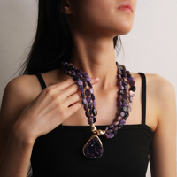 Collier pendentif en améthyste violette naturelle avec perles de charoïte, fabrication OEM ODM directe d'usine, logo personnalisé, pour les boutiques de bijoux de marque.