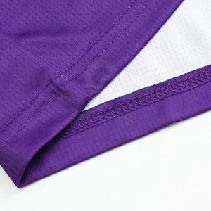 Ensemble de maillots de basket-ball universitaire personnalisables avec logo et numéro Uniforme de basket-ball respirant - Product Image 5