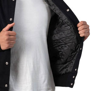 Chaqueta Universitaria de Cuero para Hombre de Estilo Moderno Fabricada en Pakistán, Diseño Personalizado, Cómoda para Clima Fresco - Product Image 6