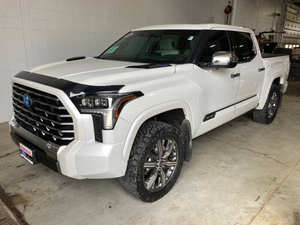 Toyota Tundra Capstone HV 4x4 2022 Estándar, Camioneta de Cabina Doble Capstone HV 4 Puertas SB - Product Image 5