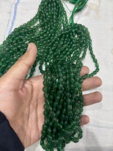 Perles synthétiques ovales émeraude avec inclusion, vert fraise, en gros, cristal de quartz, perles lisses pour la fabrication de bijoux - Product Image 4