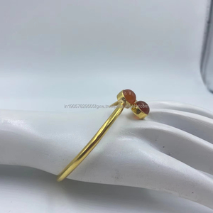 Bracelets plaqués or faits à la main pour femmes bijoux intemporels avec pierres précieuses pour mariages et cadeaux principalement en laiton - Product Image 1