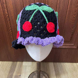 Gorro de Ganchillo Hecho a Mano Personalizado de Última Moda 2025 para Mujer, para Uso Diario, Viajes al Aire Libre y Casual - Product Image 1