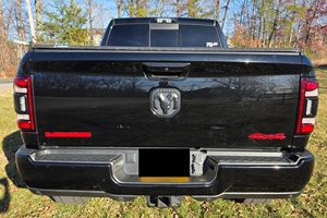 Raam 2500 Laramie Night Crew Cab 4x4 2022, Gasolina, Bajo Kilometraje - Product Image 3