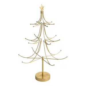 Sapin de Noël en métal finition or, parfait pour une table de salle à manger festive luxueuse ou une décoration d'événement de vacances - Product Image 6
