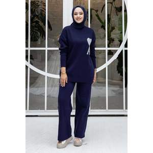 Hijab con bordado de corazón Conjunto de 2 piezas Azul marino - Product Image 2