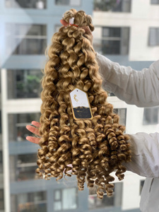 Extensions de trame bouclées directes d'usine utilisant de vrais cheveux vietnamiens vierges avec des extrémités pleines à double tirage et un rebond naturel - Product Image 5
