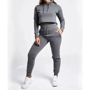 Nueva Llegada Conjunto Deportivo de Dos Piezas para Mujer, Sudadera Corta con Capucha de Punto, Personalizado ODM, Ropa Deportiva de Invierno con Estampado - Product Image 4