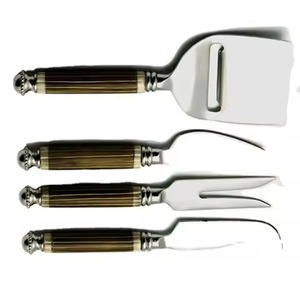 Meilleures ventes Lot de 4 couteaux à fromage en acier inoxydable avec manche de couleur noire Ensemble de couverts de cuisine Outil de cuisine - Product Image 4