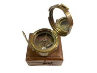 Accessoires nautiques présente cadran solaire gravé compas de poche en laiton nautique cadeaux antiques disponibles à la vente maintenant