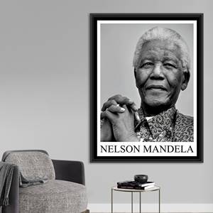 Póster en lienzo de Nelson Mandela: impresión artística con cita inspiradora, enmarcado en negro - Product Image 1