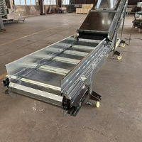 Convoyeur à chaîne robuste en acier inoxydable à surface plate/creuse/créée de motifs, vitesse réglable, dimensions personnalisables, durable