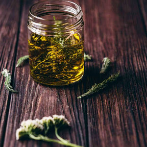 Fabricante Mayorista de Absoluto de Hierba de San Juan, 100% Puro y Natural, Absoluto de Hierba de San Juan de Primera Calidad a un Precio Accesible de la India - Product Image 1