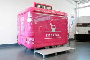 Carrito congelador de helado de fibra de vidrio Chips multifunción coloridos de diseño de remolque de comida remolcable móvil de calle - Product Image 5