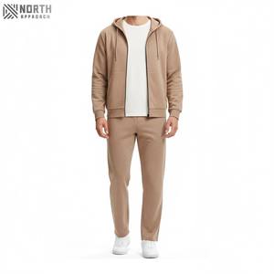 Ensemble de survêtement décontracté à capuche pour homme, jogging classique, deux pièces, logo imprimé, tailles plus disponibles - Product Image 1