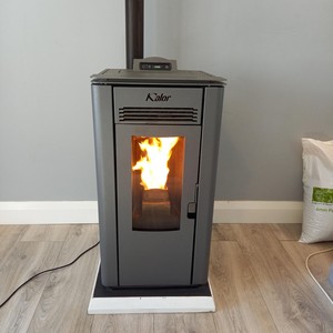 Estufa de calefacción de madera, calentador de pellet, disponible para la venta ahora - Product Image 1