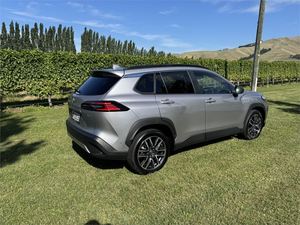 Achetez maintenant des voitures d'<span class=keywords><strong>occasion</strong></span> : <span class=keywords><strong>Toyota</strong></span> <span class=keywords><strong>Corolla</strong></span> Cross Limited 2.0P HEV SUV 2025, prête à être expédiée - Product Image 5