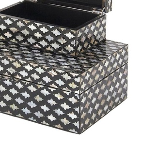 กล่องไม้ทำด้วยมือทรงสี่เหลี่ยมผืนผ้าพร้อมการออกแบบทางเรขาคณิตแบบฝังด้วยเรซินหรูหราสำหรับการให้ของขวัญและวัตถุประสงค์ในการแสดงเครื่องประดับ - Product Image 4