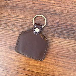 Porte-clés en cuir repoussé à la main Porte-clés en cuir de fourrure de vachette Porte-clés de créateur Porte-clés Offre Spéciale élégant - Product Image 4