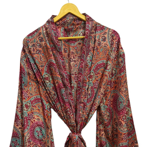 เสื้อคลุมทรงกระดิ่งสำหรับเจ้าสาวน้ำหนักเบาเสื้อคลุมผ้าไหมสำหรับผู้หญิงชุดนอนชุดคลุมยาวพิมพ์ลายดอกไม้ชุดกิโมโนผ้าไหมแบบอินเดียใช้ซ้ำได้สไตล์วินเทจ - Product Image 1