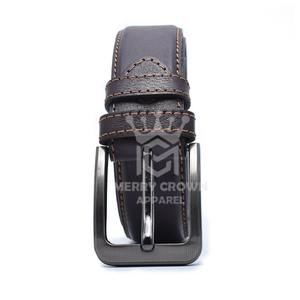 Cinturones de Cuero Vacuno Populares para Hombre, Hebillas de Aleación, Impermeables, Ecológicos, Casuales, con Logotipo Personalizado - Product Image 2