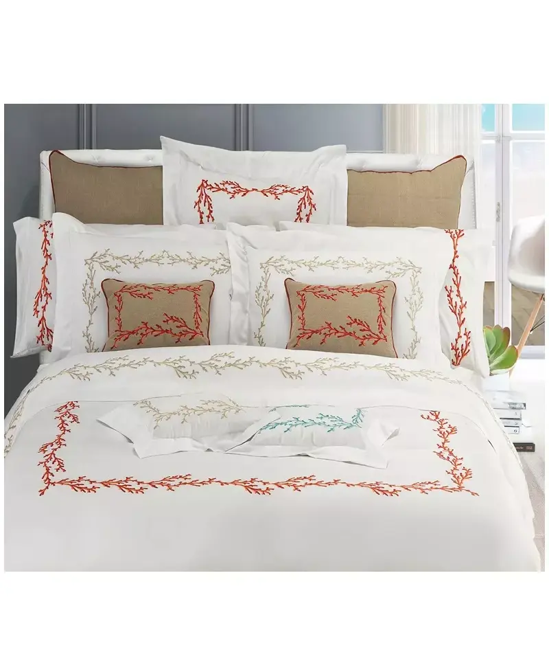 Set copripiumino con design in corallo colorato ricamato in cotone bianco lenzuola e federe per matrimonio in Hotel a casa
