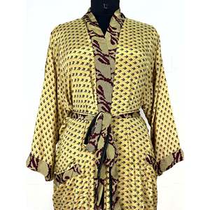 Peignoir Kimono en Soie Recyclée Style Vintage, Imprimé Feuilles Bohème, Cache-maillot de Plage, Cadeau d'Anniversaire pour Demoiselles d'Honneur, Journée Spa - Product Image 2