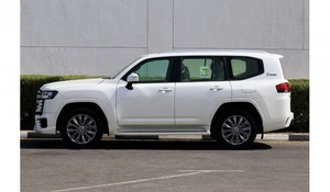 2022 para LandCruiser GCC VXR V6 300 AWD Motor Turbo Tamaño de Neumáticos R20 Asientos de Cuero Interior Oscuro - Product Image 4