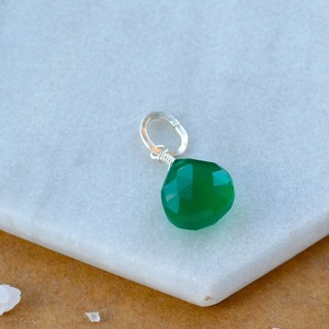 Pendentif en pierre précieuse facettée en onyx vert, pierre naturelle vert foncé, plaqué or rose, bijou artisanal - Product Image 5