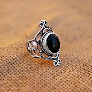 Vente en gros Bague de fiançailles élégante unisexe Pierre précieuse onyx noir naturel Étanche en argent sterling plaqué or rose tendance - Product Image 2