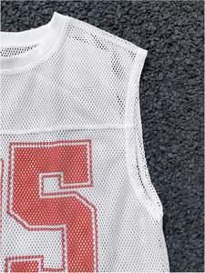 Camisetas sin mangas con estampado de letras y números para hombre, camisetas atléticas sin mangas para entrenamiento de malla Y2k, 100% poliéster - Product Image 4